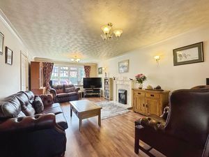 Lounge- click for photo gallery